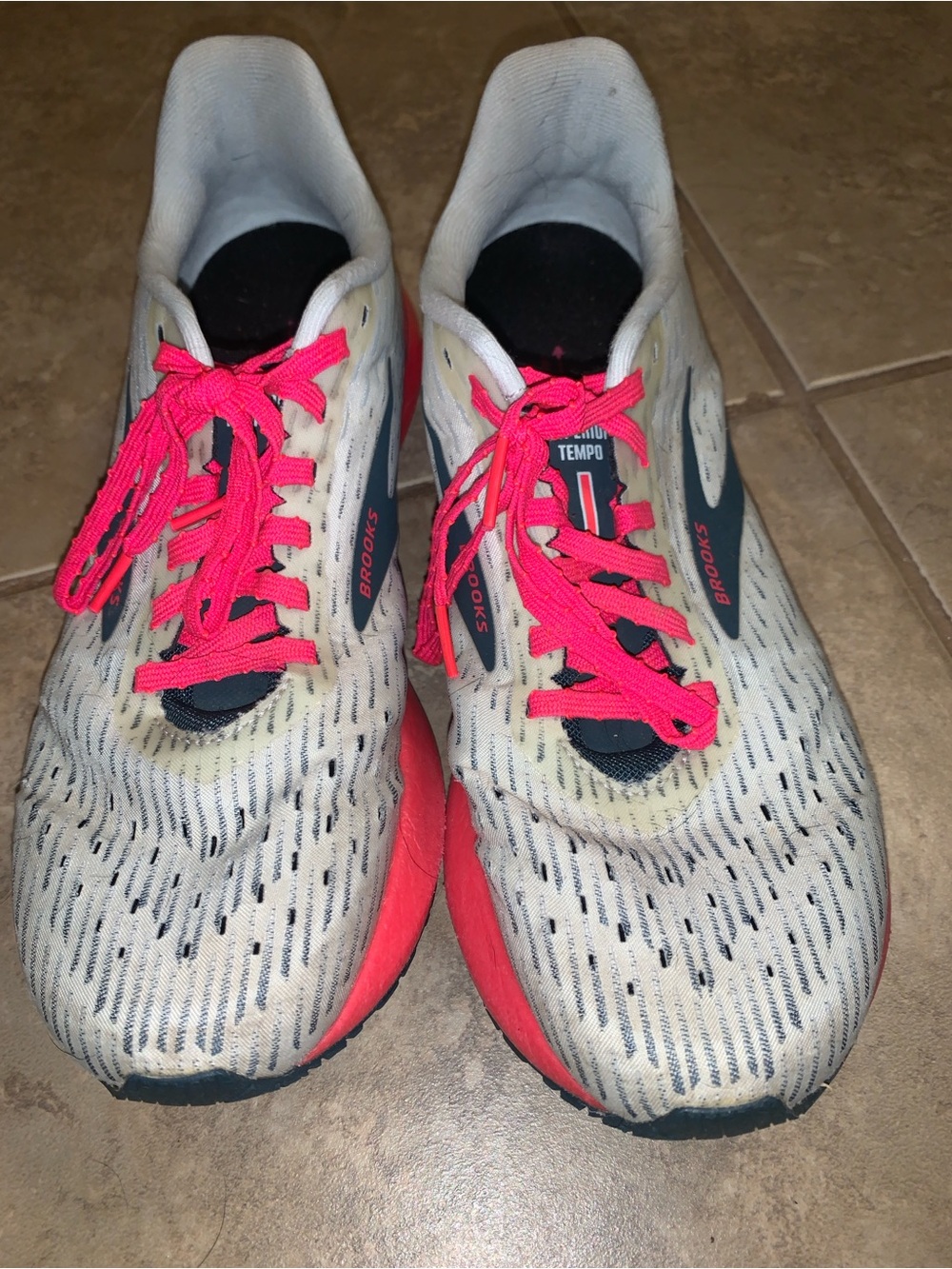 Brooks Hyperion tempo runnings shoes 9.5